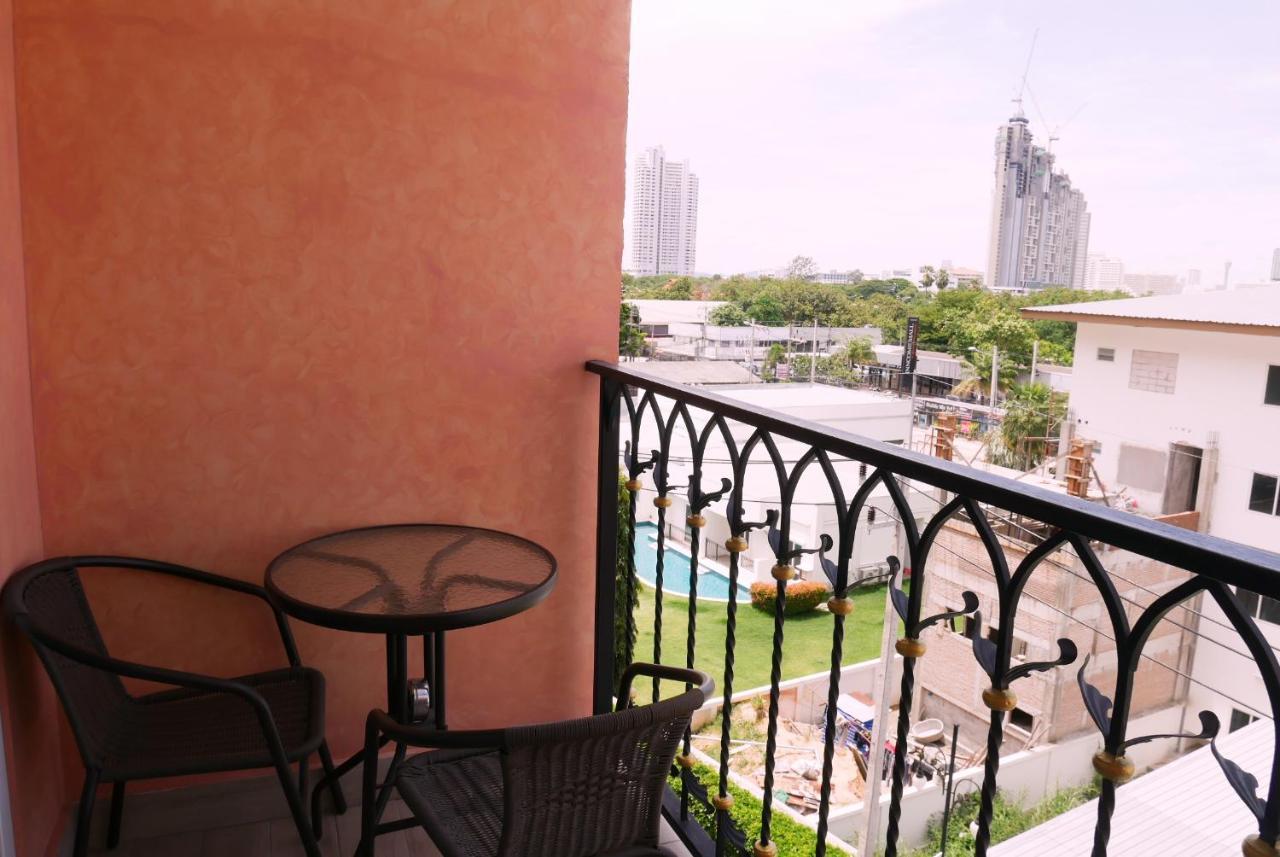 Seven Seas Resort Pattaya & Sofa Bed Джомтьєн-Біч Екстер'єр фото