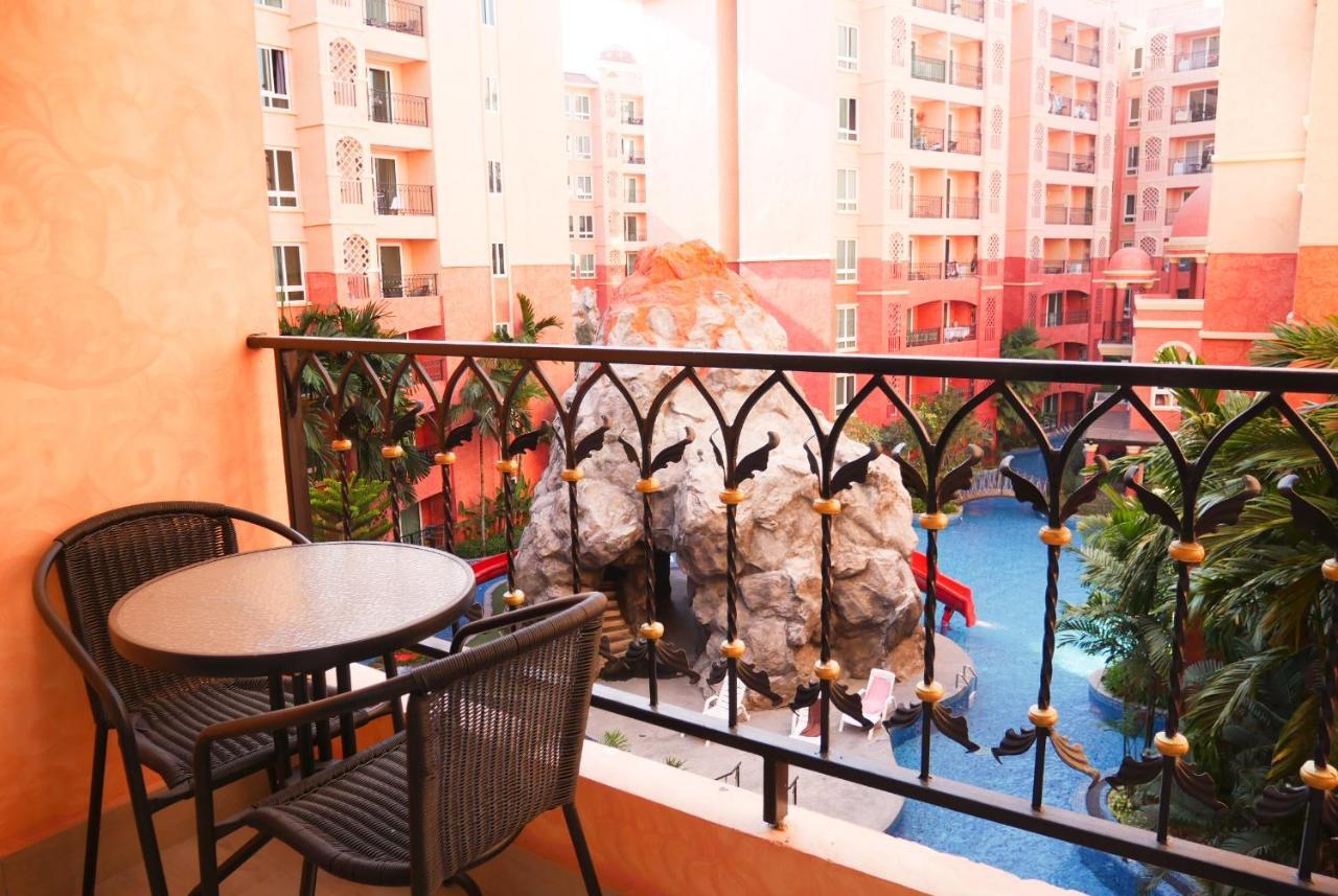 Seven Seas Resort Pattaya & Sofa Bed Джомтьєн-Біч Екстер'єр фото